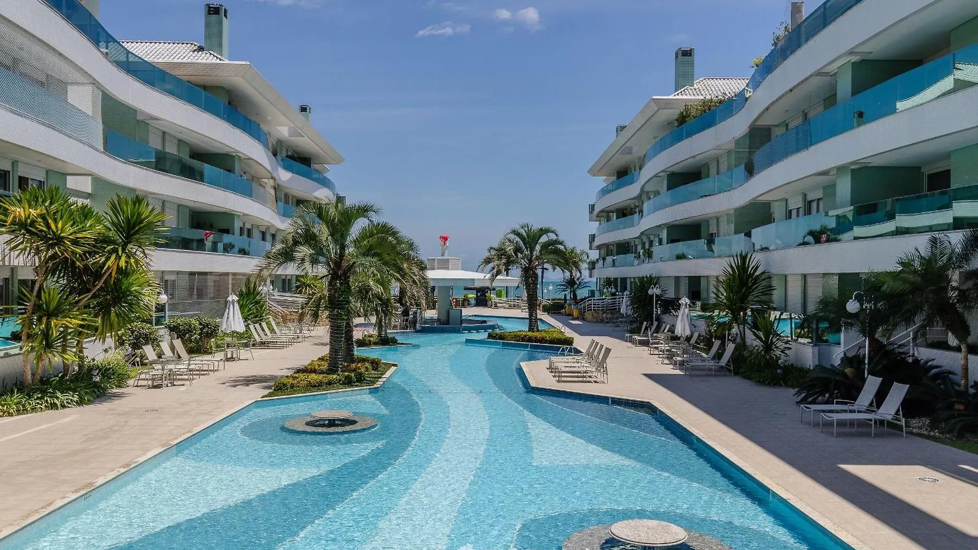 Apto Em Cond. C/ Acesso A Praia E Piscina Ave0232 Florianopolis