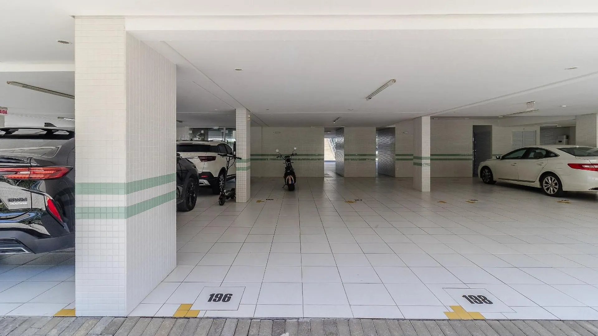Apto Em Cond. C/ Acesso A Praia E Piscina Ave0232 Florianopolis